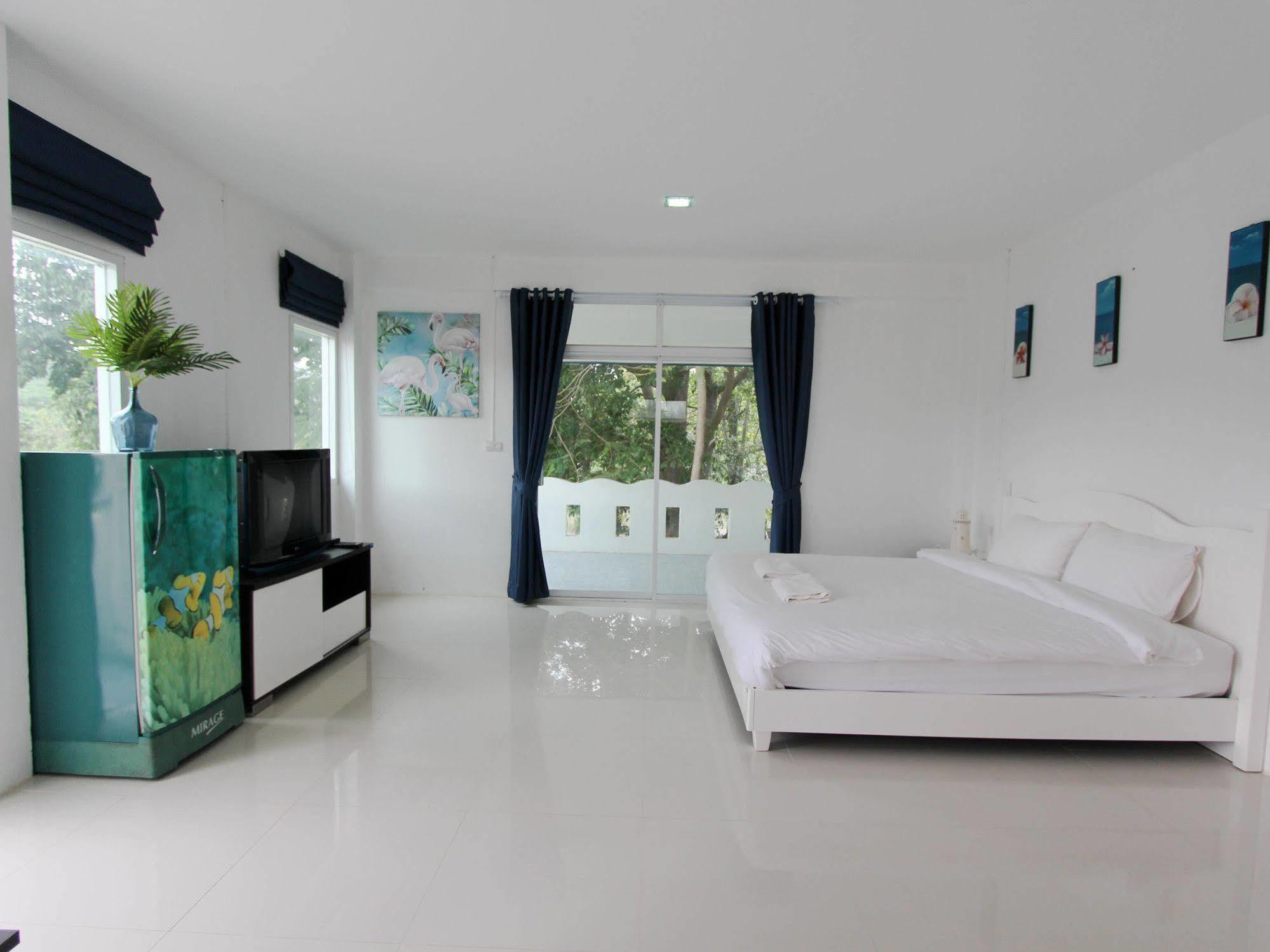 Issara Beach Resort Sichon Exterior foto