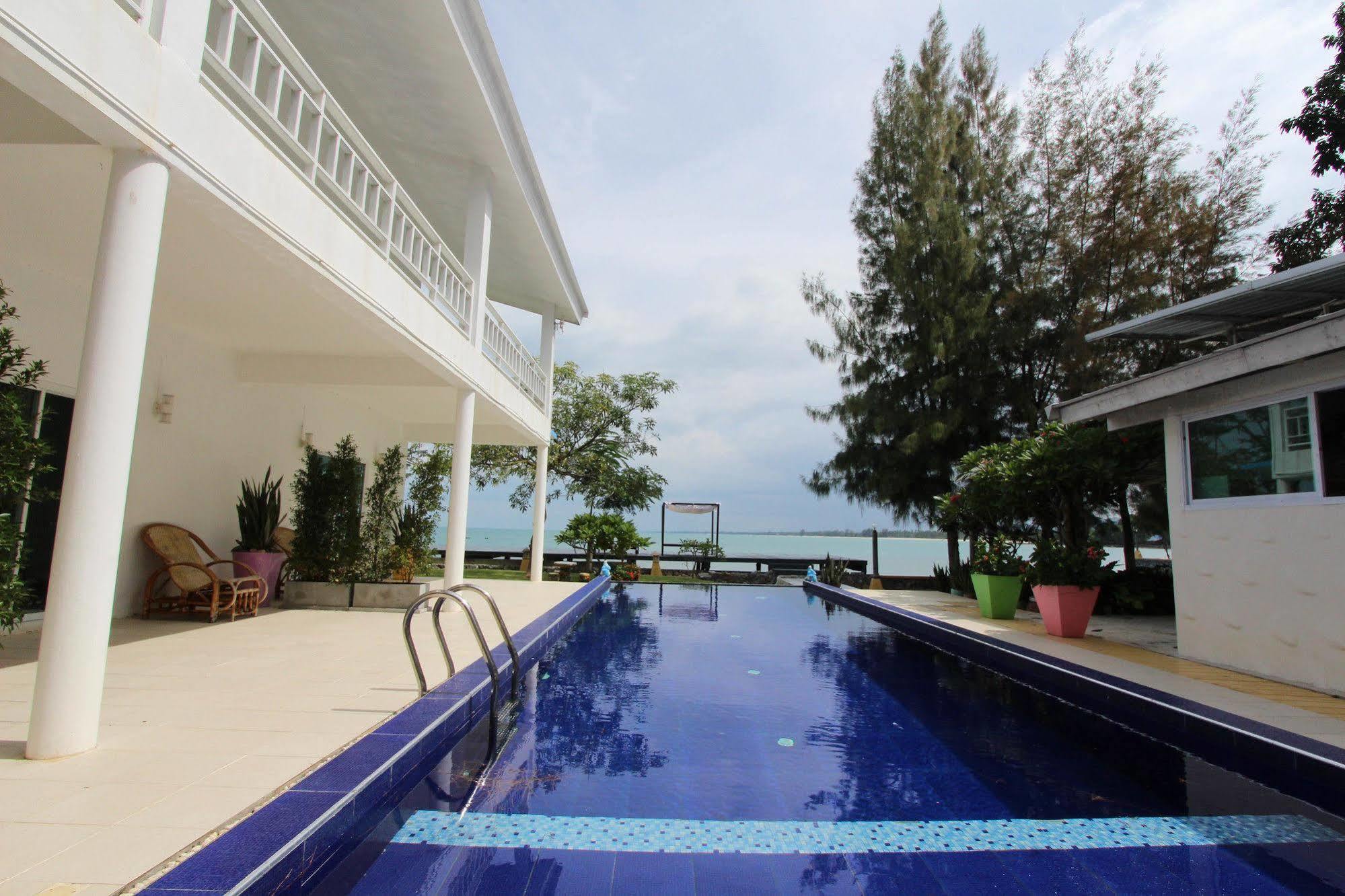 Issara Beach Resort Sichon Exterior foto
